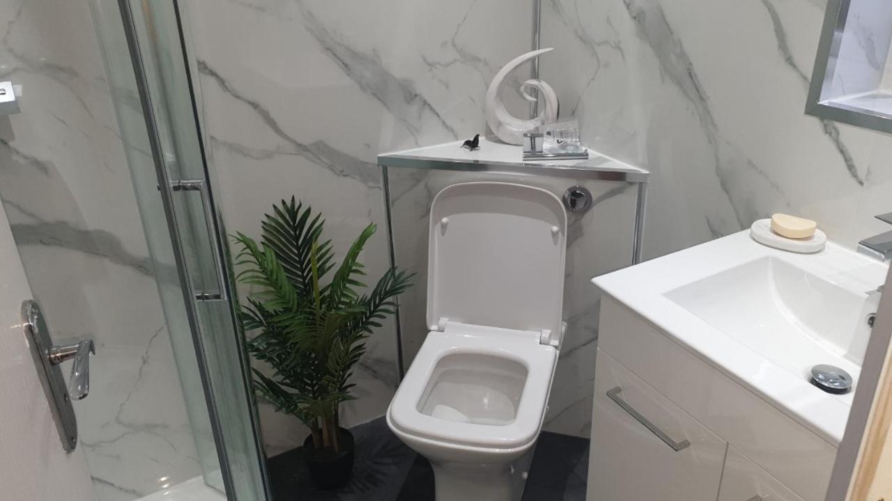 Ceylon Homestay Glasgow Bagian luar foto